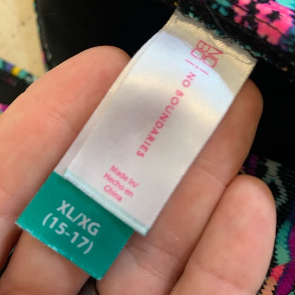 💛 No Boundaries XL/XG (15-17) Aztec Print Deep V Lattice Side One-Piece Swimsuit - Picture 4 of 8